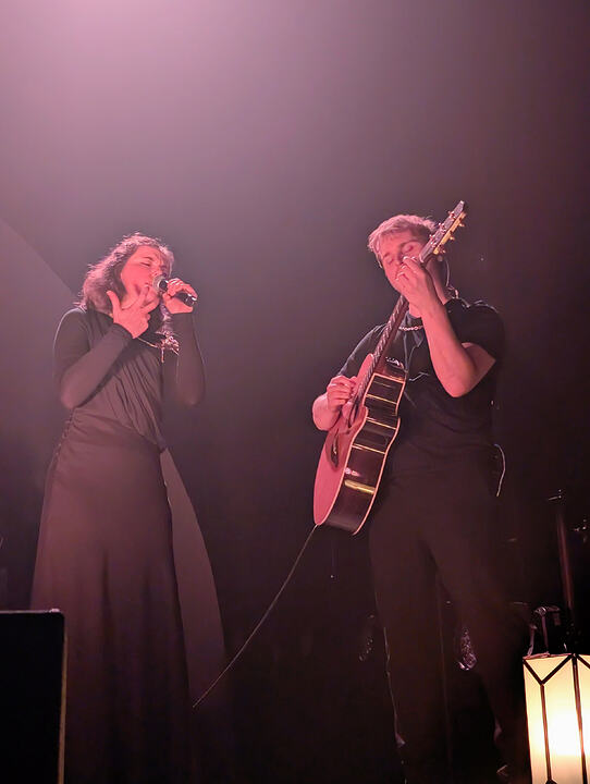 PXL_20251029_203218123.MP~2